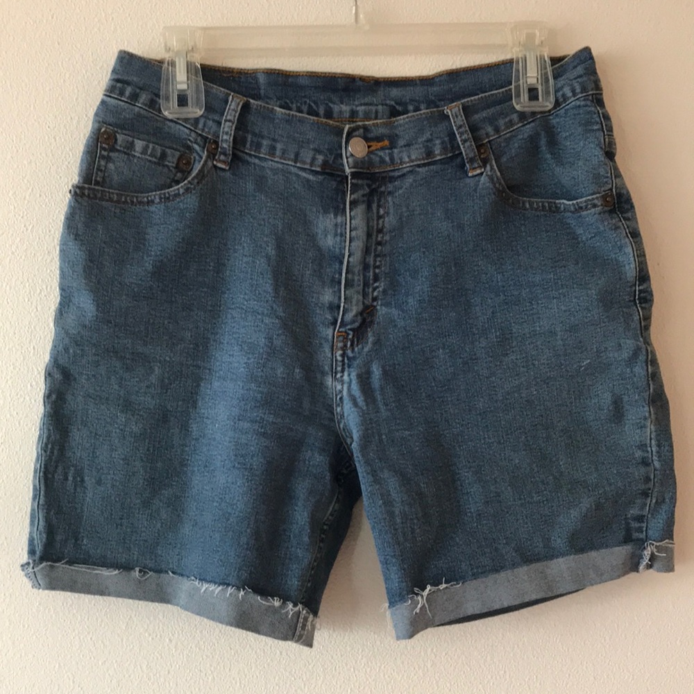 Levi cut off shorts